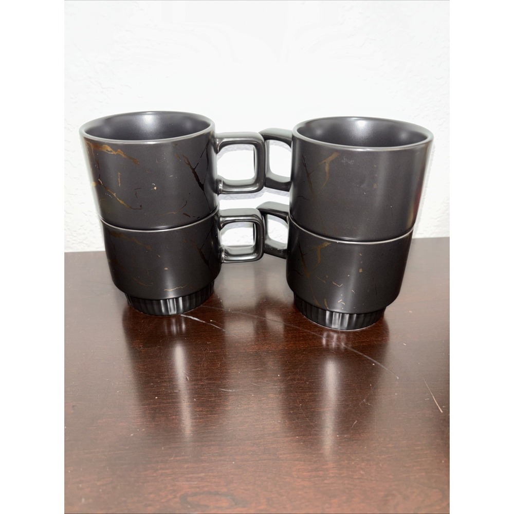 Set Of 4 Lurrier Mug Gold And Black Stackable